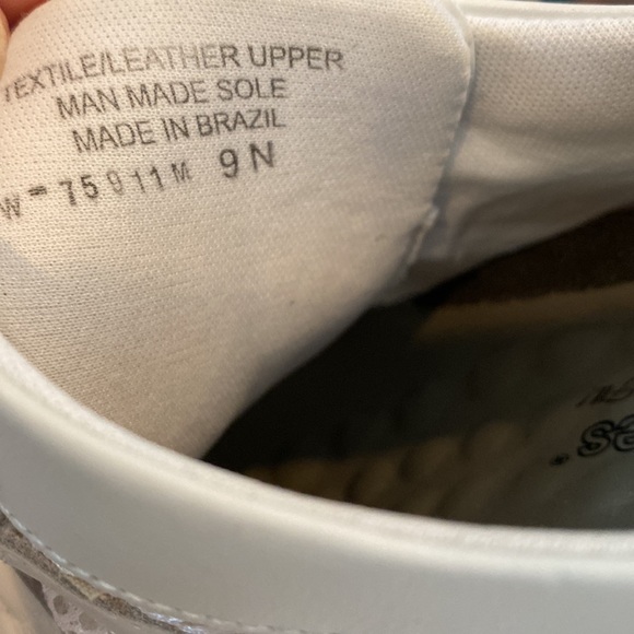 Walking Cradles 9 white adjustable strap comfort shoes - Picture 4 of 7